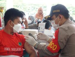 2.000 Dosis Vaksin untuk Bantaeng, Kapolda Sulsel Apresiasi Antusiasme Masyarakat