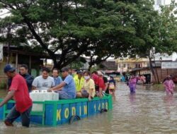 Plt Gubernur Perintahkan Dinsos-BPBD Sulsel Salurkan Bantuan Korban Banjir di Katimbang dan Manggala