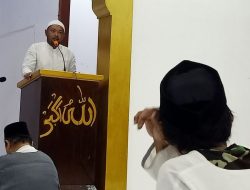 Kadis Sosial Ari Setiawan Isi Ceramah Tarawih Malam ke-12 di Masjid Awwalul Istiqbal
