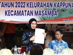Bupati Luwu Utara Serahkan  Sertifikat Pendaftaran Tanah Sistematis Lengkap (PTSL)Tahun 2022