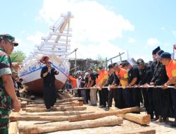 Ritual Songkabala dan Annyorong Lopi Jadi Pembuka Festival Pinisi XII