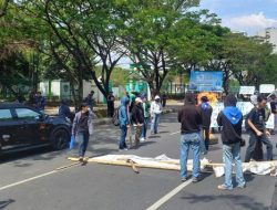Demo Kenaikan Harga BBM di Makassar, Mahasiswa UMI:  Rakyat Makin Sengsara