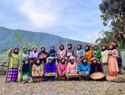 Ini Alasan Perempuan Desa Kahayya Kenakan Kebaya di Acara Songkabala Syukuran Kopi