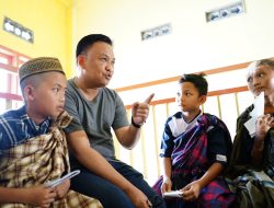 Hadiri Sunatan Massal, Ilham Azikin Beri Semangat kepada 120 Anak Bantaeng
