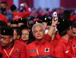 Redupnya Sinar Ganjar di HUT PDI-P, Tak Dihiraukan Megawati hingga Duduk di Kursi Belakang Bersama Kader Lain