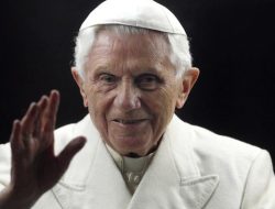 Paus Benediktus Meninggal Dunia, Menteri Agama Berduka