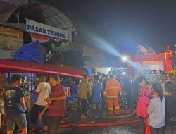 Pasar Terong Makassar Terbakar, Puluhan Kios Cakar Hangus