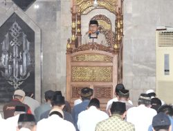 Malam Kedua Ramadan 1444 H, Bupati Basli Ingatkan Jamaah Masjid Agung Perbanyak Ibadah Sosial