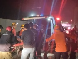 Petugas Berjibaku Selamatkan Korban Kebakaran Trans Studio Makassar, 45 Orang Dilarikan ke Rumah Sakit