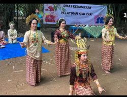 Dinas Kebudayaan Kota Makassar Beri Pelatihan Seni Tradisi  pada Milenial di Lorong-lorong