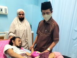Besuk Pasien di PJT RS dr. Wahidin, Wabup Kagum dan Simpati