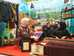 Dekranasda Bulukumba Bawa Penenun Bira di Pameran Kriyanusa 2023 Jakarta
