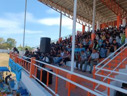 Jelang Kickoff Final Bupati Cup, Supporter Kindang dan Bontobahari Bersanding di Tribun