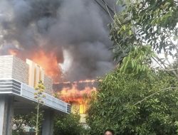 Ditinggal Pemilik Saat Memasak, Satu Unit Rumah Panggung Hangus Terbakar