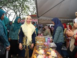 Tersedia 2.500 Paket Sembako, Sofha Marwah Bahtiar Buka Pasar Murah Bersubsidi di Sinjai