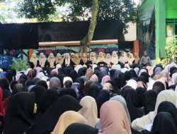 Jumat Religi, SMPN 2 Bulukumba Berbagi untuk Warga Palestina 