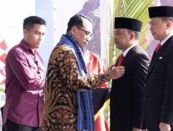 Ilham Azikin Raih Satyalencana Wira Karya dari Presiden RI