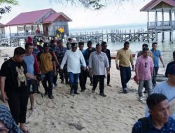 Berkunjung ke Pulau Sembilan, Pj Gubernur Sulsel Akui Potensi Perikanan Sinjai