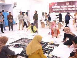 Pj Bupati Bantaeng Kunjungi KPU, Tekankan Kemanan TPS Luar Ruangan