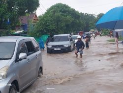 Curah Hujan Tinggi, Jalan Poros Jeneponto – Makassar Terendam Banjir Akibat Sungai Meluap
