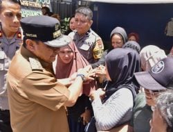 Turut Berbelasungkawa, Pj Gubernur Sulsel Silaturahmi ke Keluarga Petugas KPPS yang Meninggal Dunia