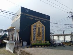Mengenal Masjid Siti Aisyah, Masjid Unik Desain Menyerupai Ka’bah