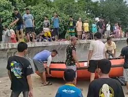 Anak Hilang Terseret Ombak saat Berenang di Pantai Bintarore