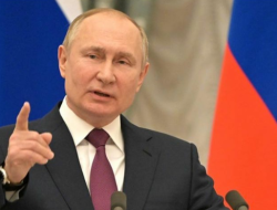Presiden Putin Doakan Korban Serangan Teroris Di Gedung Teater Moskow