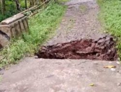 Jembatan Penghubung Dua Dusun di Desa Songing Terputus, Ini Upaya BPBD Sinjai
