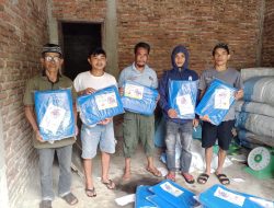 Pemdes Anrang Distribusikan Bantuan Tenda untuk Budidaya Perikanan