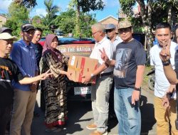 Tim Relawan Andi Utta Salurkan Bantuan Korban Kebakaran di Desa Pattiroang Kajang