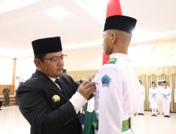 Pj Bupati Bantaeng Kukuhkan 72 Anggota Paskibraka: Jaga Kesehatan dan Stamina