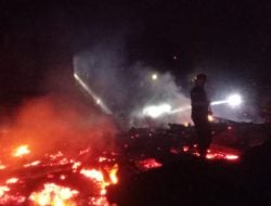 Dua Unit Rumah Hangus Terbakar di Kajang, Penyebab Belum Diketahui