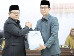 Pj Bupati Bantaeng Serhkan Ranperda APBD Perubahan 2024 ke DPRD