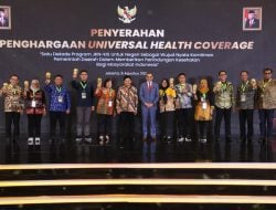 Wapres Ma’ruf Amin Berikan Penghargaan UHC Awards kepada 493 Kepala Daerah