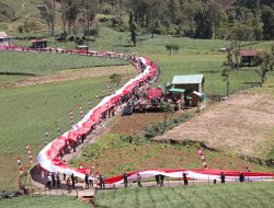 Bendera Merah Putih Sepanjang 770 Meter Berkibar di Bantaeng