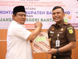 Peringati Harlah Kejaksaan ke-79, Pj Bupati Bantaeng Serahkan Berita Acara Serah Terima Hibah Tanah