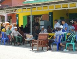 Sapa Warga Pesisir, Bupati Andi Utta Siap Lanjutkan Pembanguan Kolam Labuh