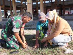 HUT Ke 79 TNI, Koramil 1425-05 Batang Gelar Karya Bakti Penanaman Pohon dan Pembersihan Lingkungan