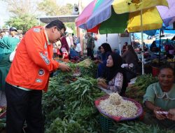 Kunjungi Pasar Cekkeng Bulukumba, Pedagang Antusias Sambut Azhar Sang Pemimpin Perubahan