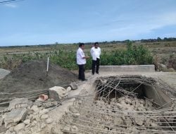 Tanggapi Keluhan Warga, Pj Bupati Jeneponto Junaedi Bakri Pantau Langsung Jembatan Deker Panaikang dan Tinjau Pelayanan Dinas Sosial