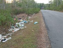 Sampah Berserakan di Pinggir Jalan, Rusak Pemandangan dan Kesehatan Lingkungan