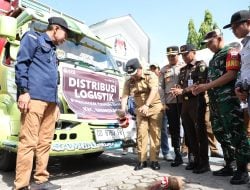 Pj Bupati Bantaeng dan Ketua KPU Lepas  Distribusi Logistik Pilkada 2024