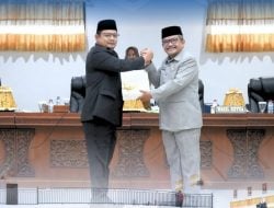 Pj Bupati Bantaeng Serahkan Ranperda APBD 2025 ke DPRD