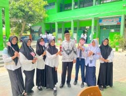 Peserta Didik SMPN 2 Bulukumba Berikan Kejutan Kepada Guru di HGN