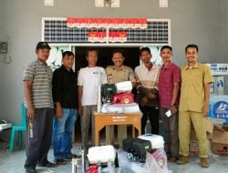 Pemdes Bira Salurkan Bantuan Mesin Katinting