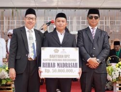 MIS As’adiyah Kindang Terima Bantuan Rehab RKB dari Penzawa