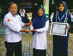 Raih Juara 1 Madrasah Berprestasi, Kepala MTsN 1 Bulukumba Berikan Apresiasi Kepada Guru