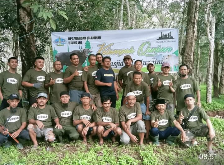 Foto bersama panitia kurban Desa Tamatto, Kecamatan Ujungloe.