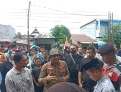 Operator Desa di Takalar Diberhentikan Sepihak, Warga Demo Kantor Camat